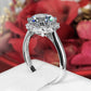 Exquisito anillo solitario moissanite